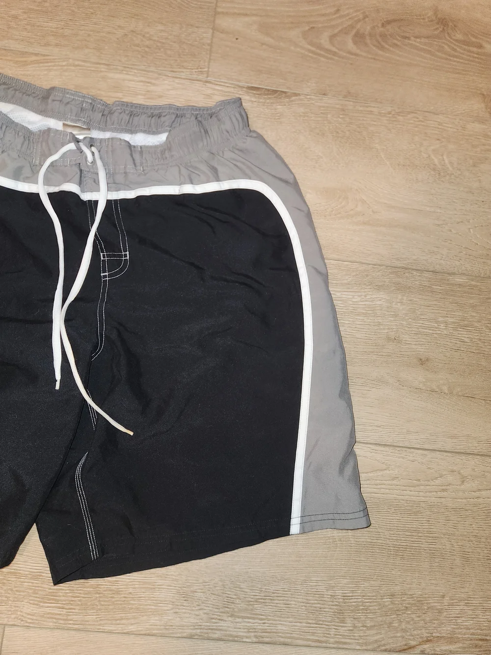 Vintage Y2K Nike Black Sportswear Nylon Men's Size XL Swim Shorts Good Condition